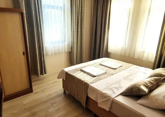 The Tulip * Φετιγιέ