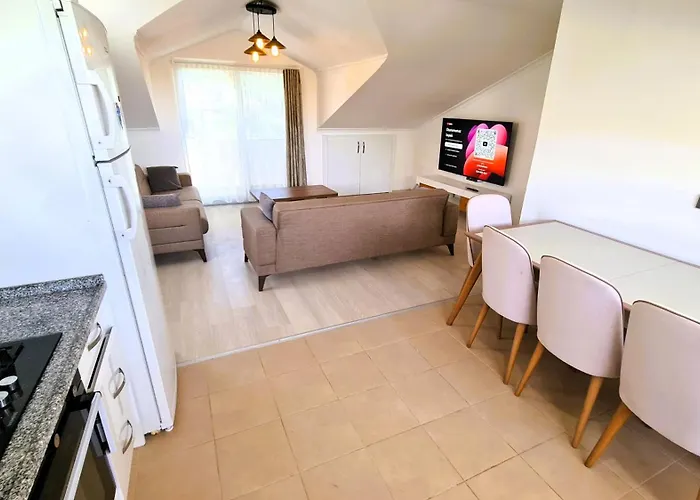 The Tulip * Φετιγιέ